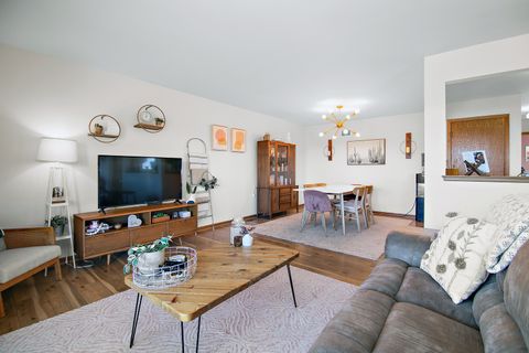 Tiny photo for 11053 Louetta Lane #193, Orland Park, IL 60467 (MLS # 12513934)