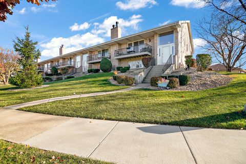 Tiny photo for 11053 Louetta Lane #193, Orland Park, IL 60467 (MLS # 12513934)