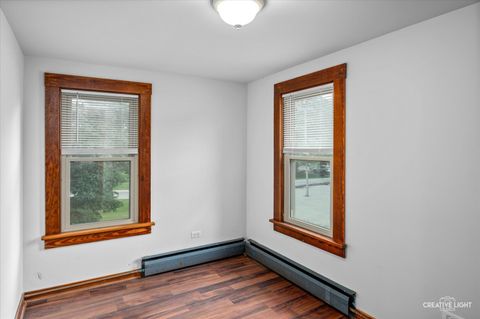Tiny photo for 92 Maple Street, Sugar Grove, IL 60554 (MLS # 12493201)