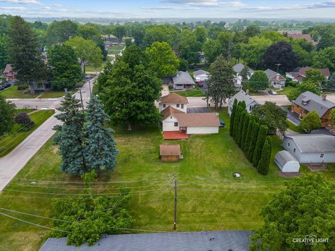 Tiny photo for 92 Maple Street, Sugar Grove, IL 60554 (MLS # 12493201)
