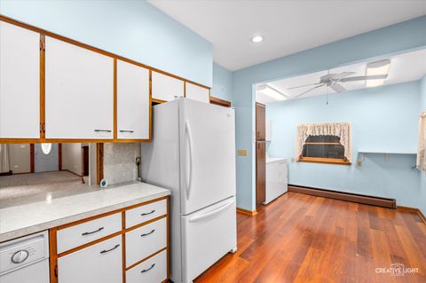 Tiny photo for 92 Maple Street, Sugar Grove, IL 60554 (MLS # 12493201)