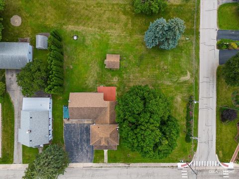 Tiny photo for 92 Maple Street, Sugar Grove, IL 60554 (MLS # 12493201)