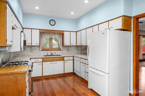 Tiny photo for 92 Maple Street, Sugar Grove, IL 60554 (MLS # 12493201)