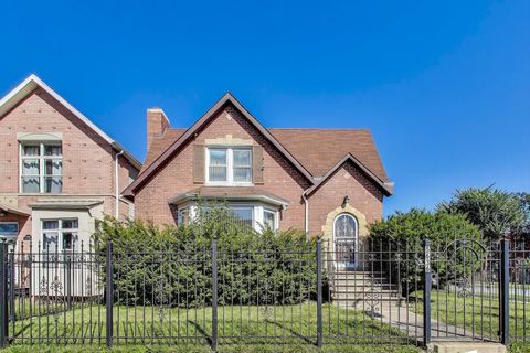 Photo of 5636 W Augusta Boulevard, Chicago, IL 60651 (MLS # 12479799) Photo of 5636 W Augusta Boulevard, Chicago, IL 60651 (MLS # 12479799)