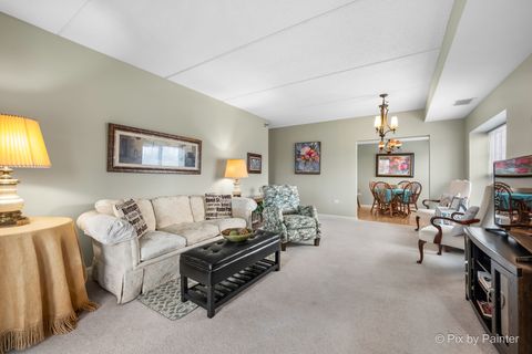 Tiny photo for 440 W Mahogany Court #312, Palatine, IL 60067 (MLS # 12531004)