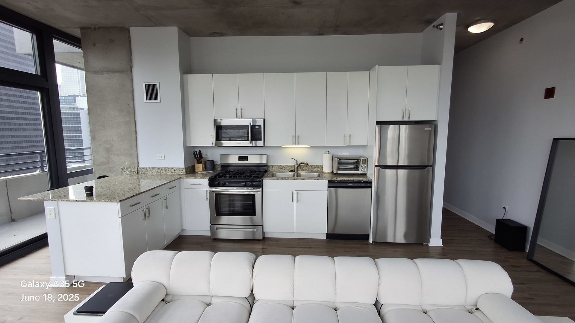 235 W Van Buren Street 1412