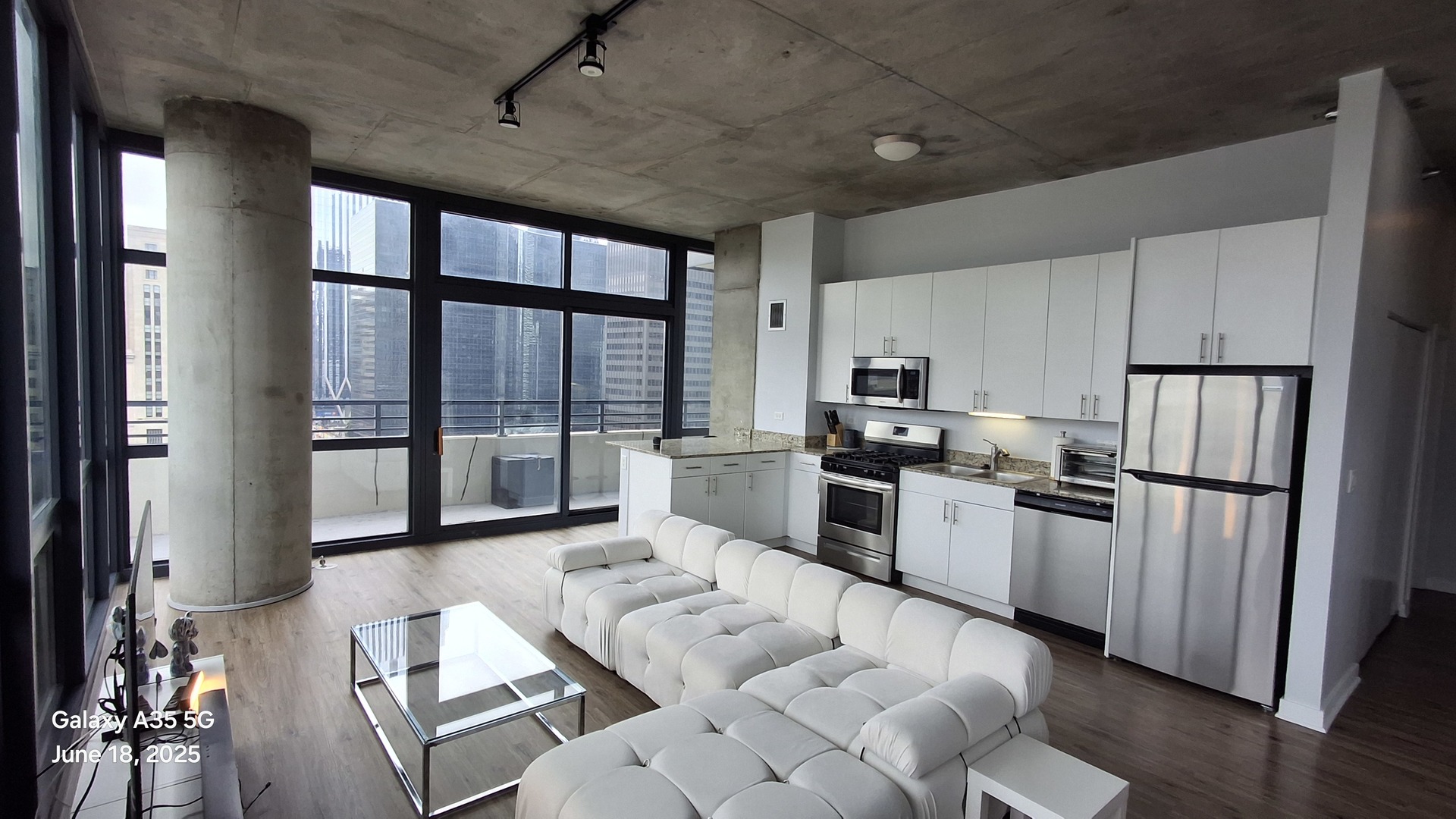 235 W Van Buren Street 1412