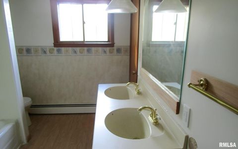 Tiny photo for 1118 N 13TH Street, Clinton, IA 52732 (MLS # QC4269484)