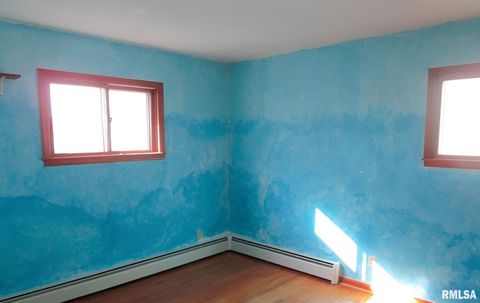 Tiny photo for 1118 N 13TH Street, Clinton, IA 52732 (MLS # QC4269484)