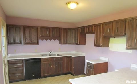 Tiny photo for 1118 N 13TH Street, Clinton, IA 52732 (MLS # QC4269484)