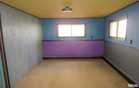 Tiny photo for 1118 N 13TH Street, Clinton, IA 52732 (MLS # QC4269484)