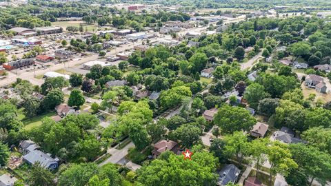 Tiny photo for 709 Prospect Avenue, Barrington, IL 60010 (MLS # 12482426)