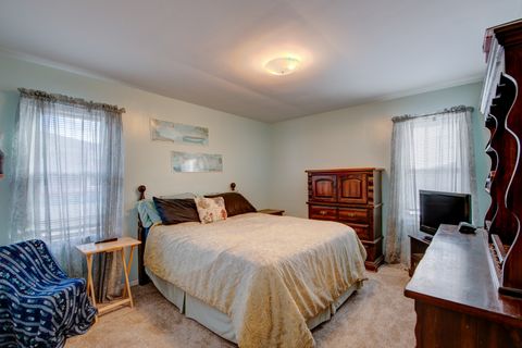 Tiny photo for 827 E 160th Place, South Holland, IL 60473 (MLS # 12551214)