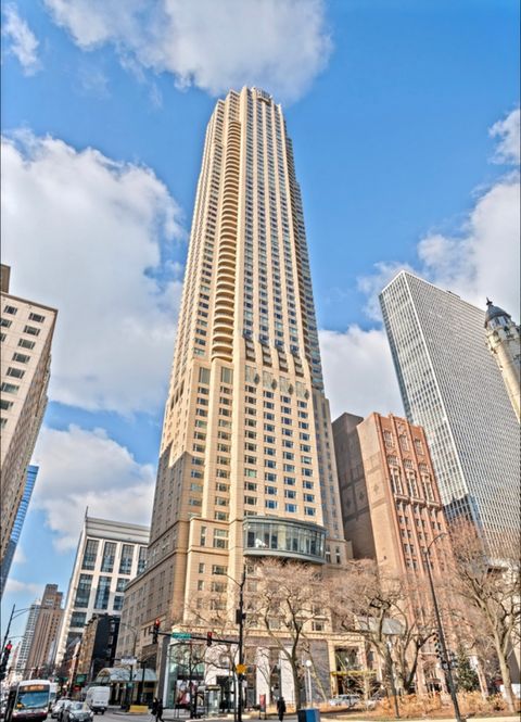 800 N Michigan Avenue 3701 Chicago IL 60611