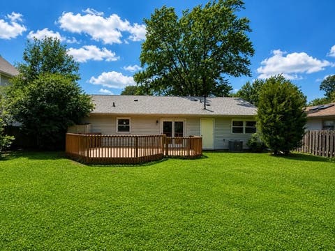 Tiny photo for 1525 N Patton Avenue, Arlington Heights, IL 60004 (MLS # 12698482)