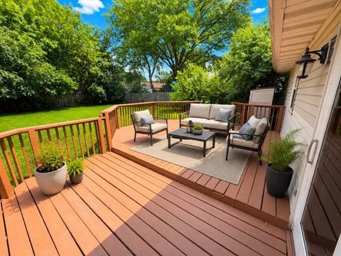 Tiny photo for 1525 N Patton Avenue, Arlington Heights, IL 60004 (MLS # 12698482)