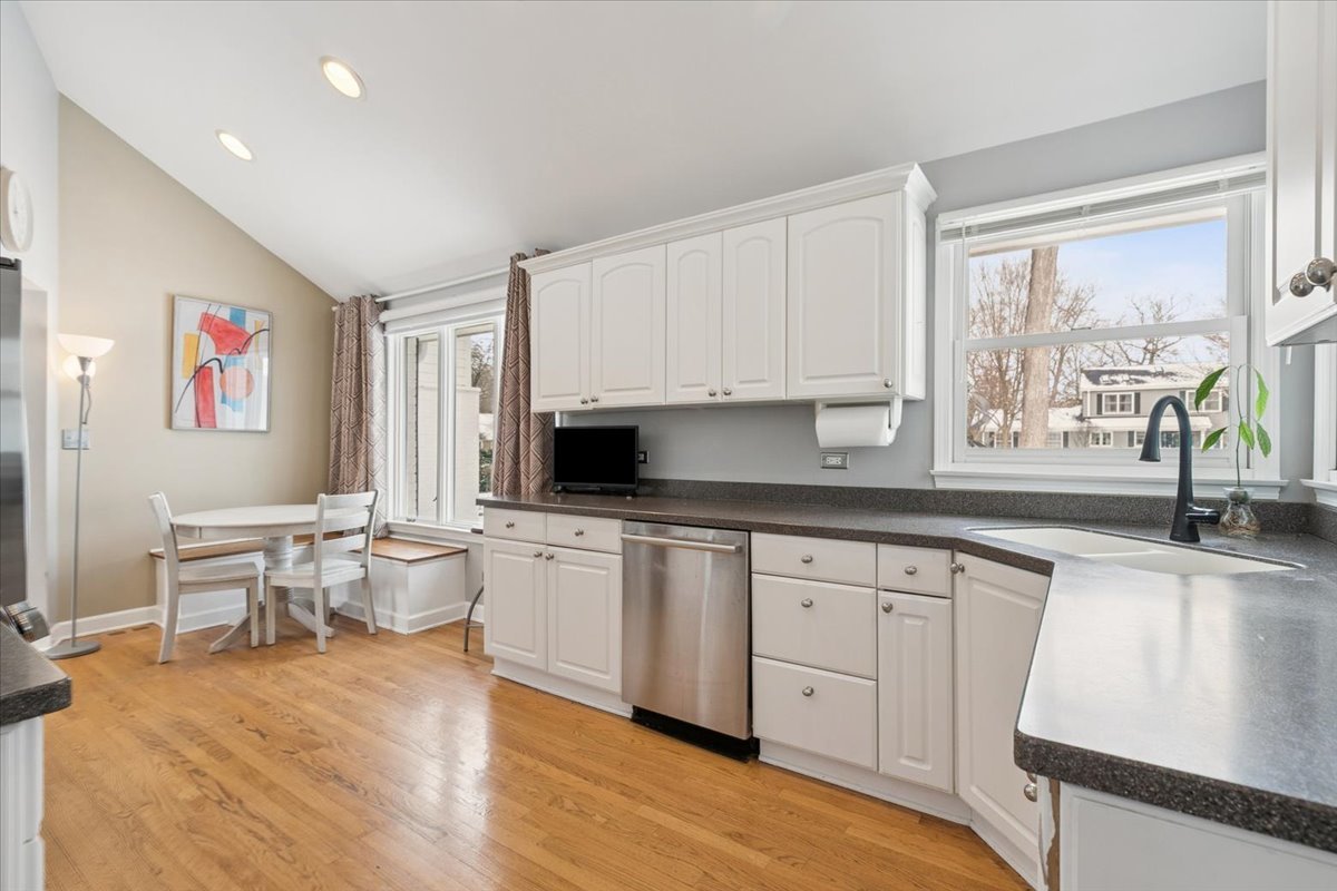 825 Highview Terrace