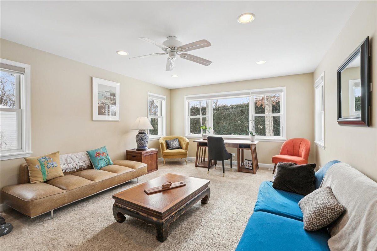 825 Highview Terrace