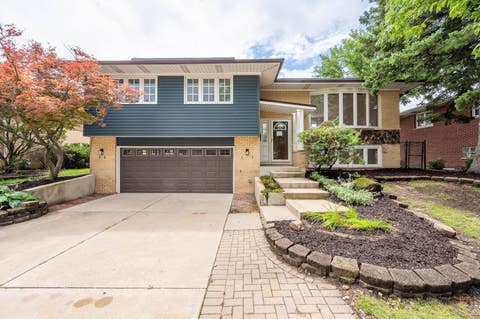 Photo of 6524 Cedar Road, Oak Forest, IL 60452 (MLS # 12731603)