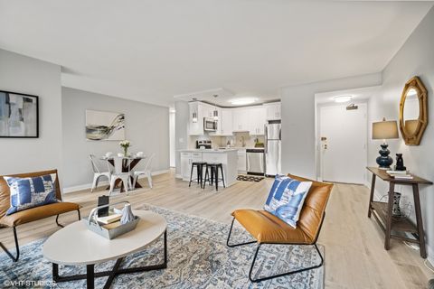 Tiny photo for 33 E CEDAR Street #8H, Chicago, IL 60611 (MLS # 12435032)