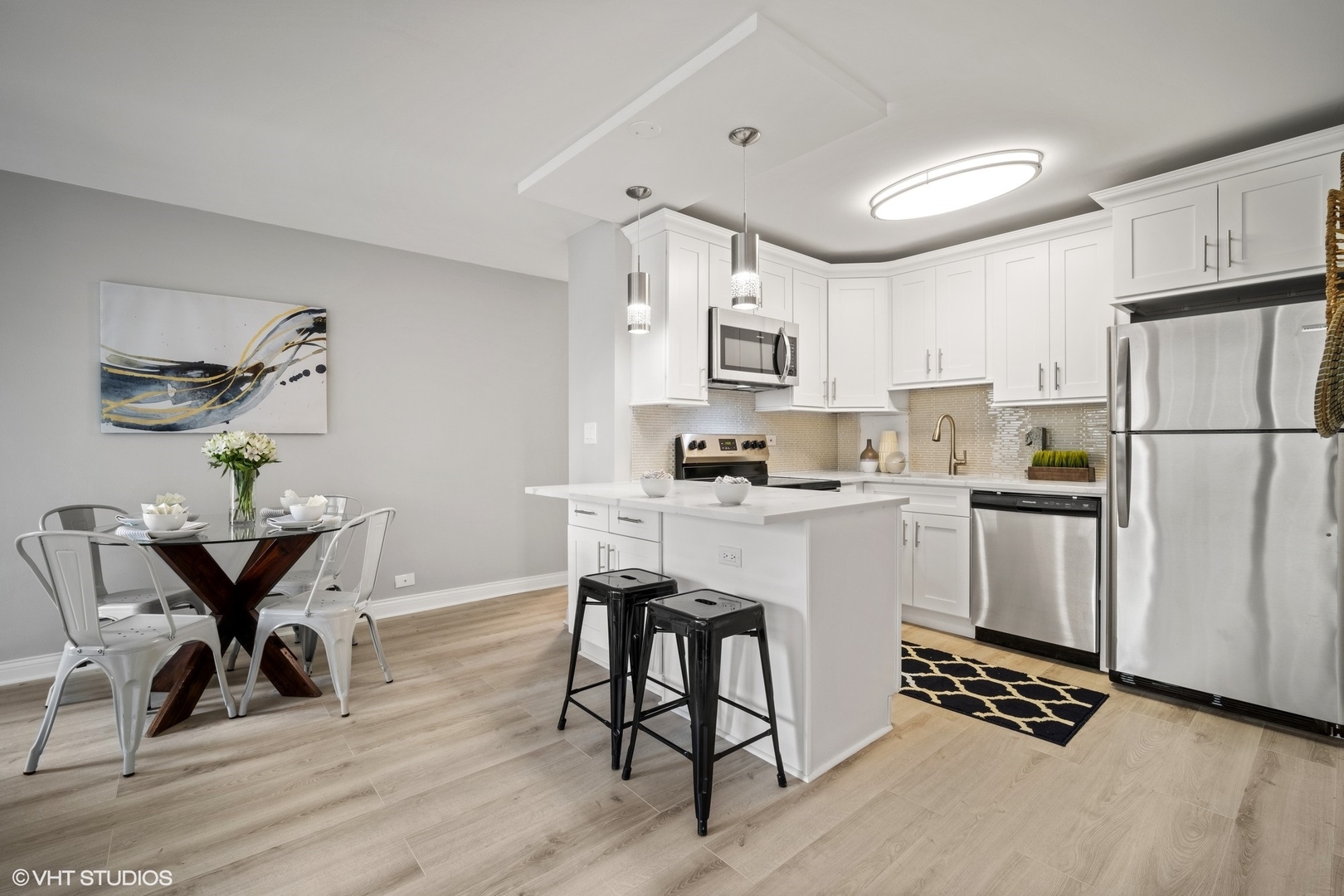 33 E CEDAR Street 8H