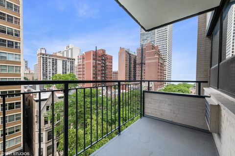 Tiny photo for 33 E CEDAR Street #8H, Chicago, IL 60611 (MLS # 12435032)