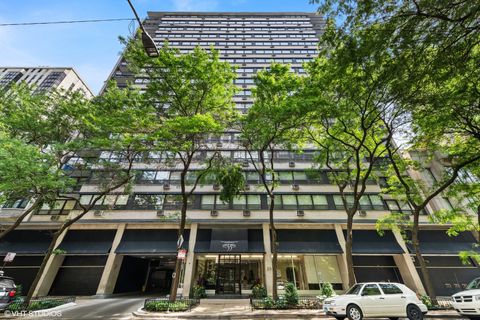 Photo of 33 E CEDAR Street #8H, Chicago, IL 60611 (MLS # 12435032)