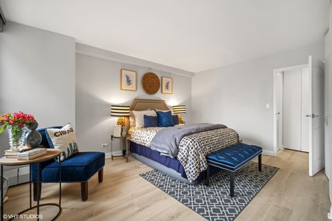 Tiny photo for 33 E CEDAR Street #8H, Chicago, IL 60611 (MLS # 12435032)