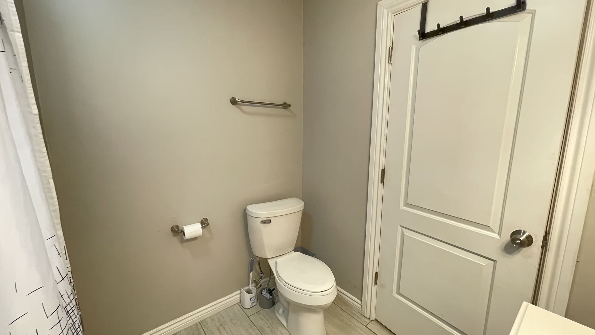 Chicago, Illinois 60637, United States, 3 Bedrooms Bedrooms, ,2 BathroomsBathrooms,Residential,Active,209993