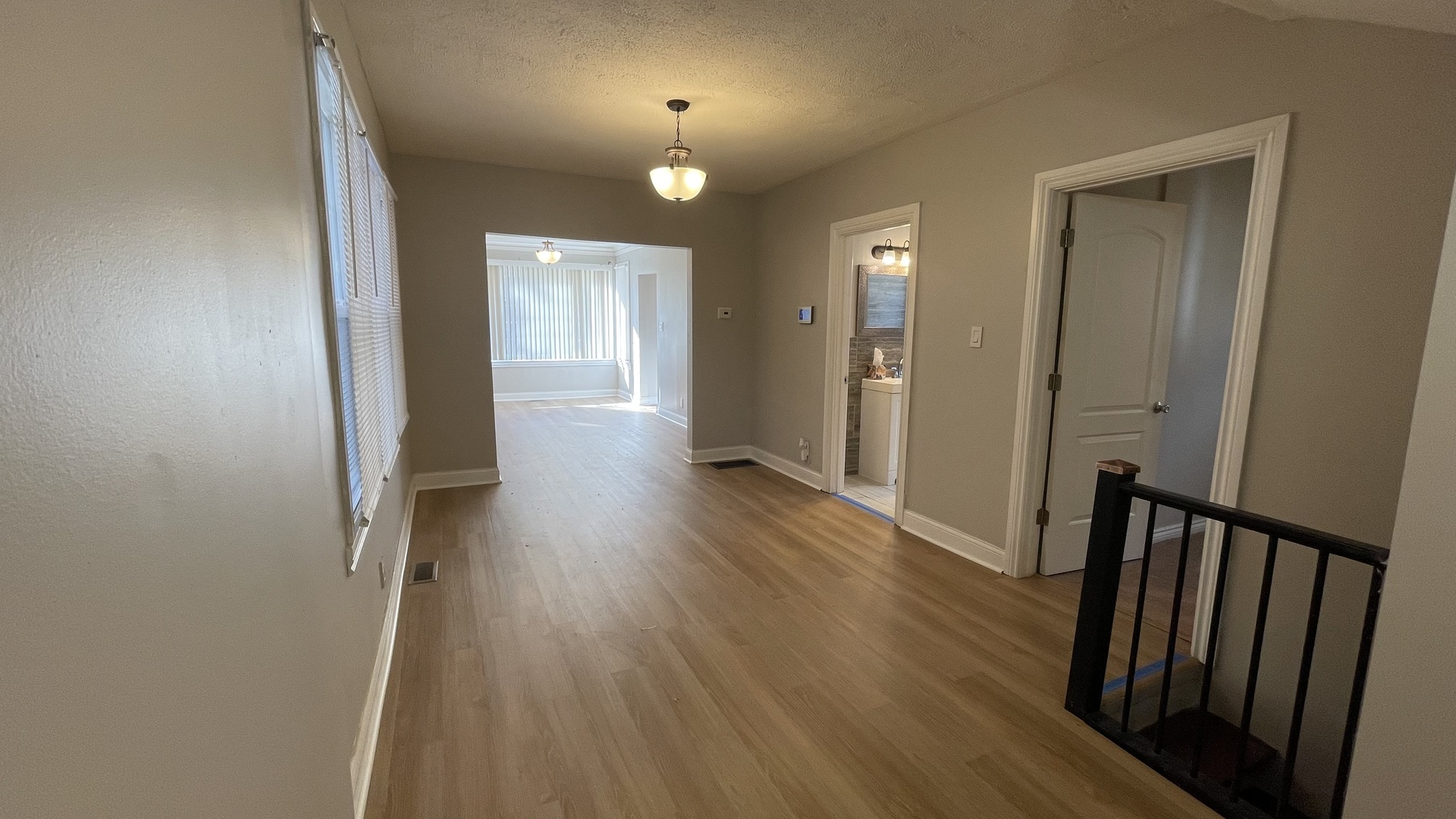 Chicago, Illinois 60637, United States, 3 Bedrooms Bedrooms, ,2 BathroomsBathrooms,Residential,Active,209993