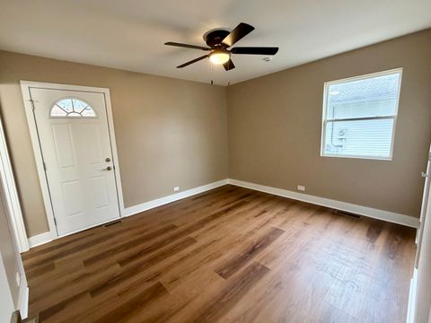 Tiny photo for 54 Brantwood Avenue, Elk Grove Village, IL 60007 (MLS # 12531791)