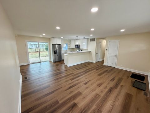 Tiny photo for 54 Brantwood Avenue, Elk Grove Village, IL 60007 (MLS # 12531791)