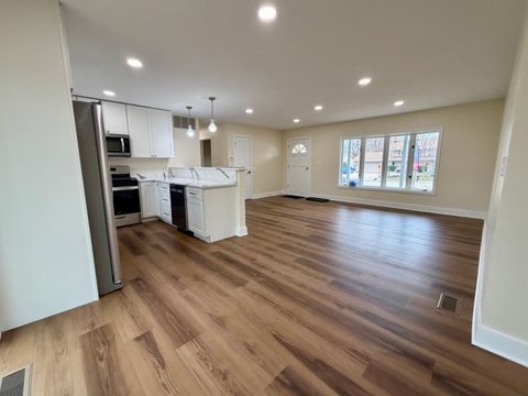 Tiny photo for 54 Brantwood Avenue, Elk Grove Village, IL 60007 (MLS # 12531791)