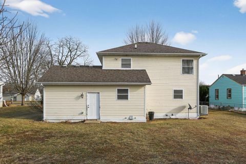 Tiny photo for 709 Cambridge Avenue, Rockford, IL 61102 (MLS # 12555838)