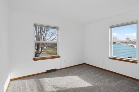 Tiny photo for 709 Cambridge Avenue, Rockford, IL 61102 (MLS # 12555838)