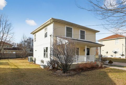 Tiny photo for 709 Cambridge Avenue, Rockford, IL 61102 (MLS # 12555838)