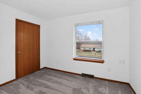 Tiny photo for 709 Cambridge Avenue, Rockford, IL 61102 (MLS # 12555838)