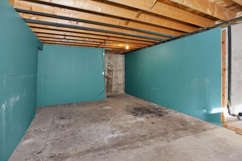 Tiny photo for 709 Cambridge Avenue, Rockford, IL 61102 (MLS # 12555838)