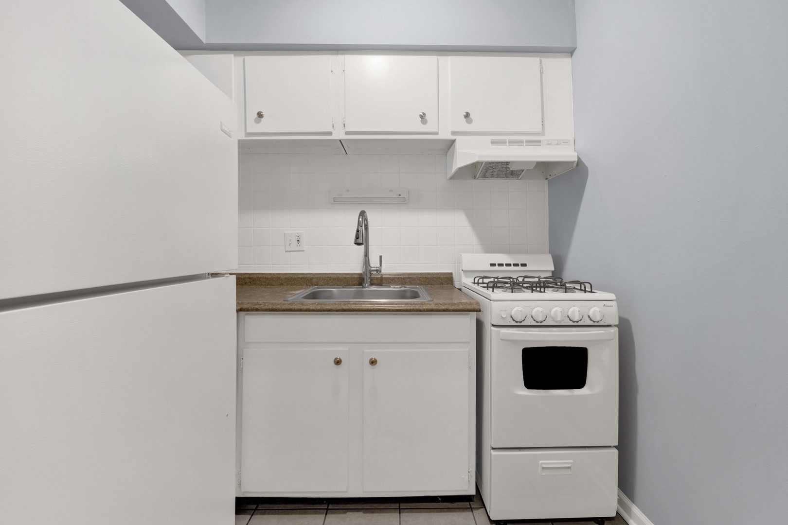 3161 N Cambridge Avenue 507