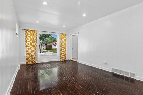Tiny photo for 15606 Ingleside Avenue, Dolton, IL 60419 (MLS # 12651429)