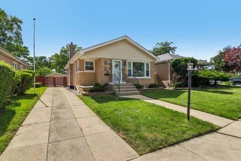 Tiny photo for 15606 Ingleside Avenue, Dolton, IL 60419 (MLS # 12651429)