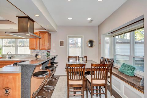 Tiny photo for 918 S Fairfield Avenue, Lombard, IL 60148 (MLS # 12504530)