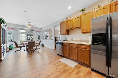 Tiny photo for 21400 Mays Lake Drive, Crest Hill, IL 60403 (MLS # 12603186)