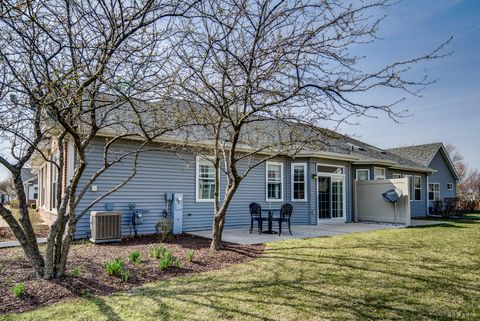 Tiny photo for 21400 Mays Lake Drive, Crest Hill, IL 60403 (MLS # 12603186)