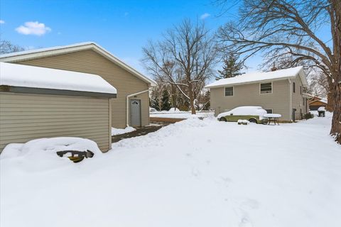 Tiny photo for 4 N lake Avenue, Third Lake, IL 60030 (MLS # 12541280)