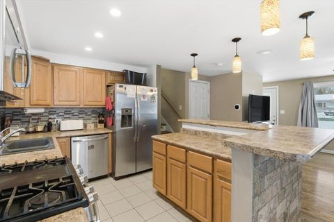 Tiny photo for 4 N lake Avenue, Third Lake, IL 60030 (MLS # 12541280)