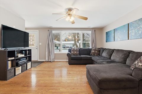 Tiny photo for 4 N lake Avenue, Third Lake, IL 60030 (MLS # 12541280)