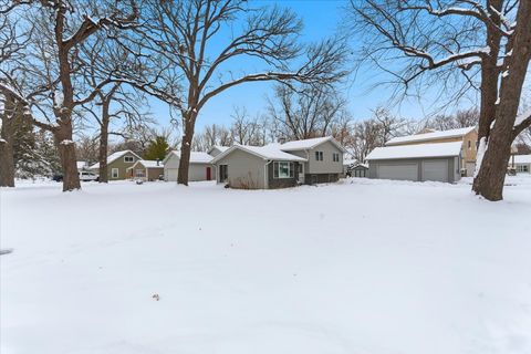 Tiny photo for 4 N lake Avenue, Third Lake, IL 60030 (MLS # 12541280)