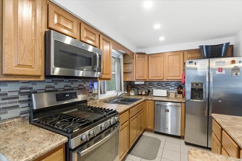 Tiny photo for 4 N lake Avenue, Third Lake, IL 60030 (MLS # 12541280)