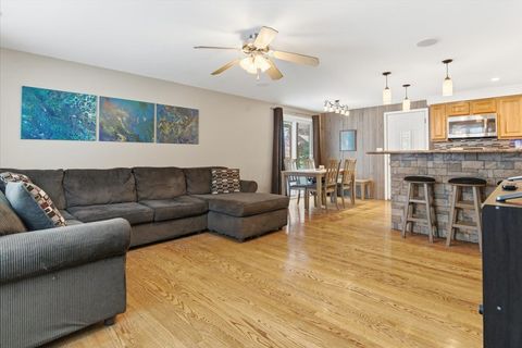 Tiny photo for 4 N lake Avenue, Third Lake, IL 60030 (MLS # 12541280)